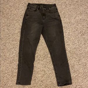 American Eagle sz 2 short dark gray Mom Jeans